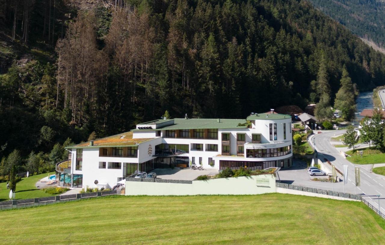 Spa Hotel Zedern Klang Hopfgarten in Defereggen Extérieur photo